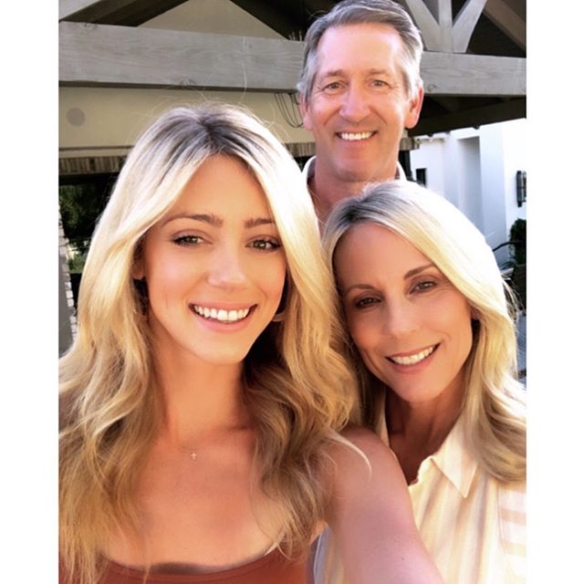 abby-hornacek-with-her-parents